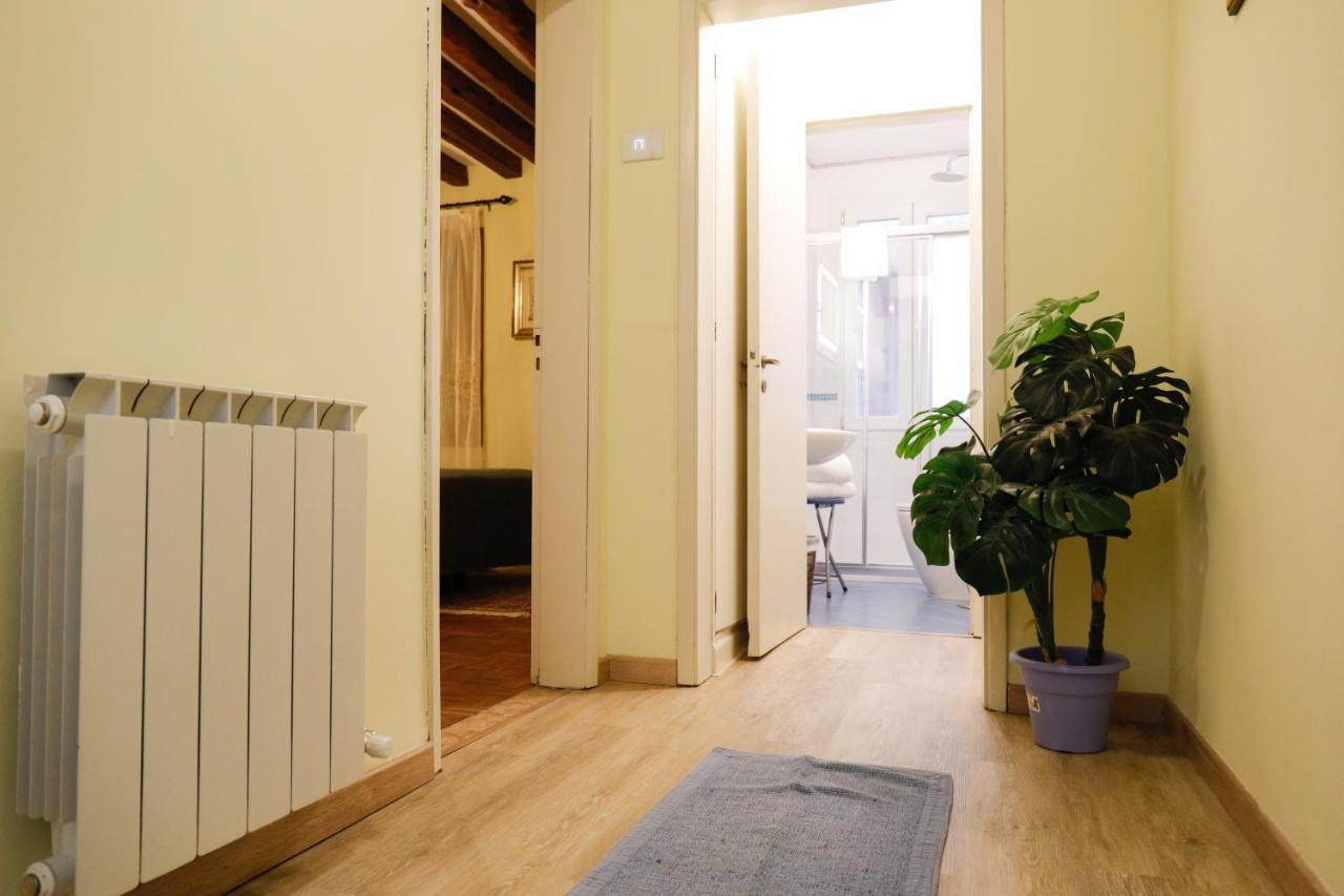 Appartamento San Marco Frezzaria Venesia Bagian luar foto